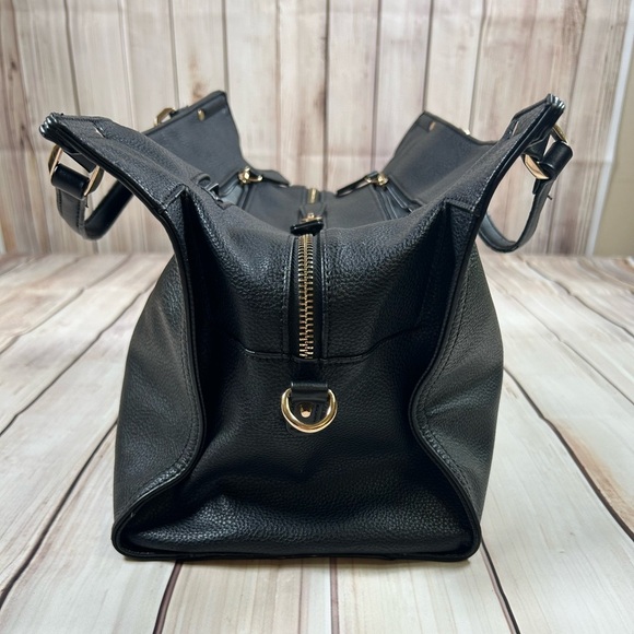 Giorgio Fiorelli Black Handbag with Elegant Gold Hardware - Picture 6 of 14